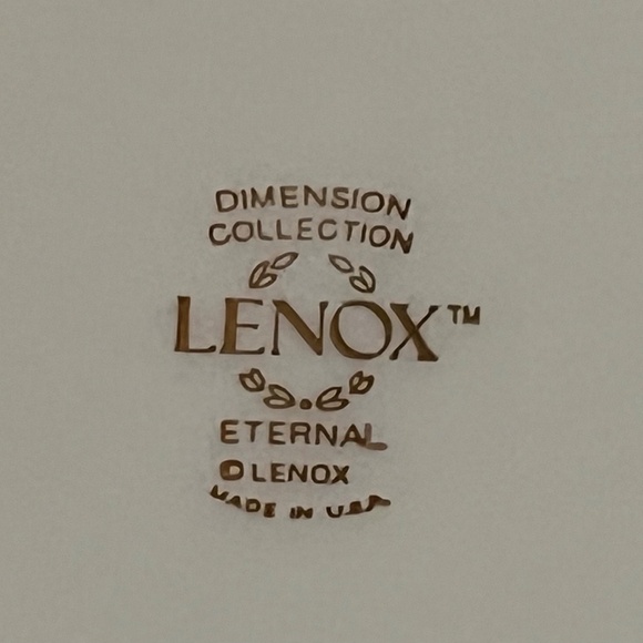 LIKE NEW: Oval Serving Platter, Eternal by Lenox, gold-rimmed fine china - Picture 3 of 6